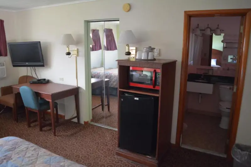 Deluxe Queen Room with Two Queen Beds